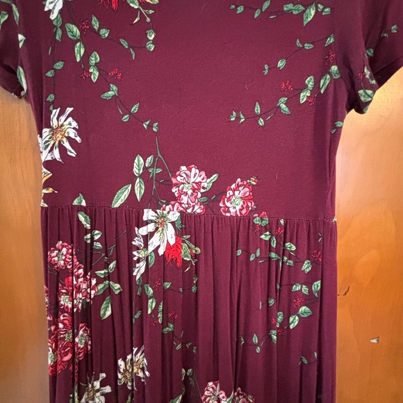 Floral Burgundy Maxi Dress - Picture 2 of 8